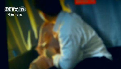 亲热视频在线观看,亲热视频在线观看，揭秘激情瞬间